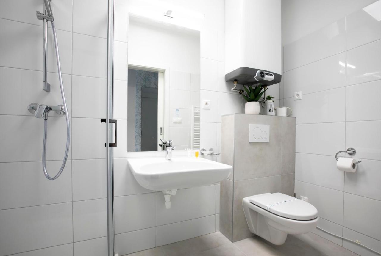 פישטני Hotel Hendi Centrum מראה חיצוני תמונה