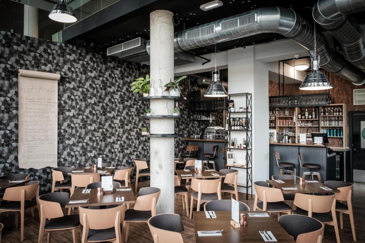פישטני Hotel Hendi Centrum מראה חיצוני תמונה
